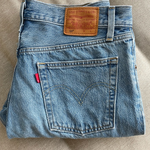 Levi’s Straight Leg 501’s - Original Fit - Picture 7 of 7